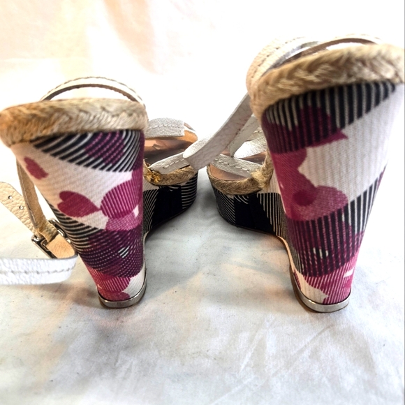 Burberry Women’s 37 Wedges Nova Check Hearts Platform Sandals Leather Straps - Picture 9 of 13